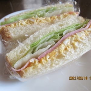レタス&ハムとタルタルソース サンドイッチ♪